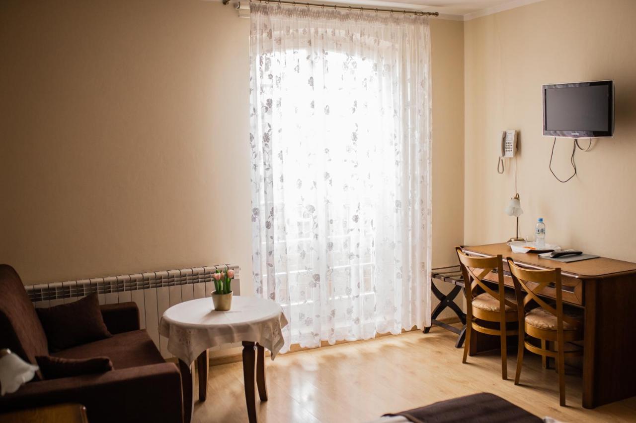 Hotel Przedzamcze Dzialdowo Exterior foto